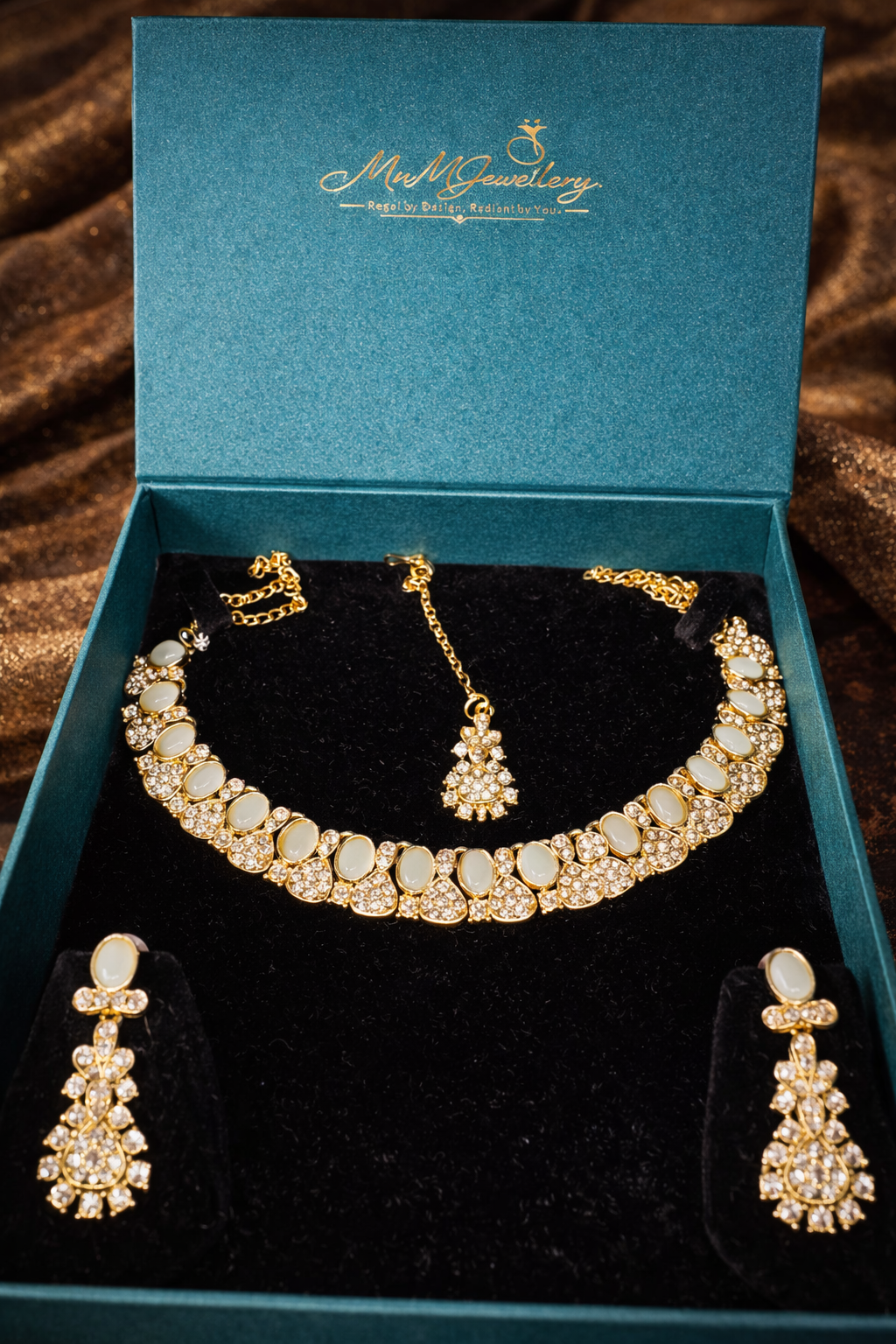 Opaline Luxe Glow Necklace Set | ₹ 999