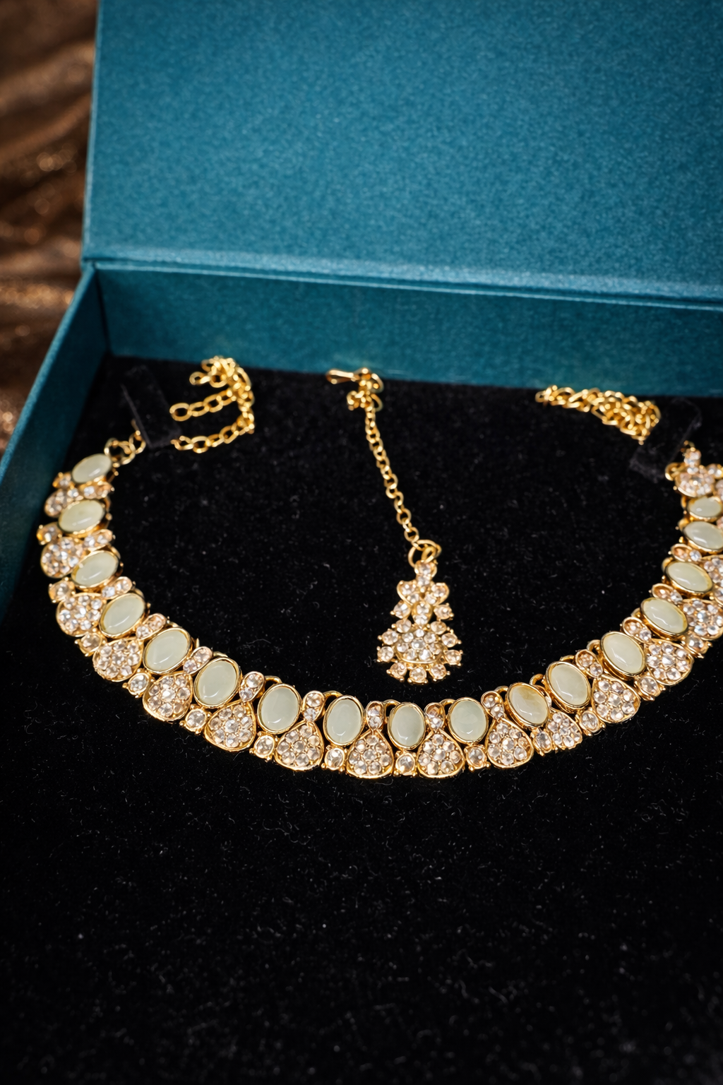 Opaline Luxe Glow Necklace Set | ₹ 999